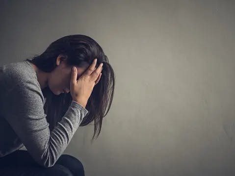 دراسة تزعم: خطر إصابة النساء بالاكتئاب يزداد عند انقطاع الطمث 